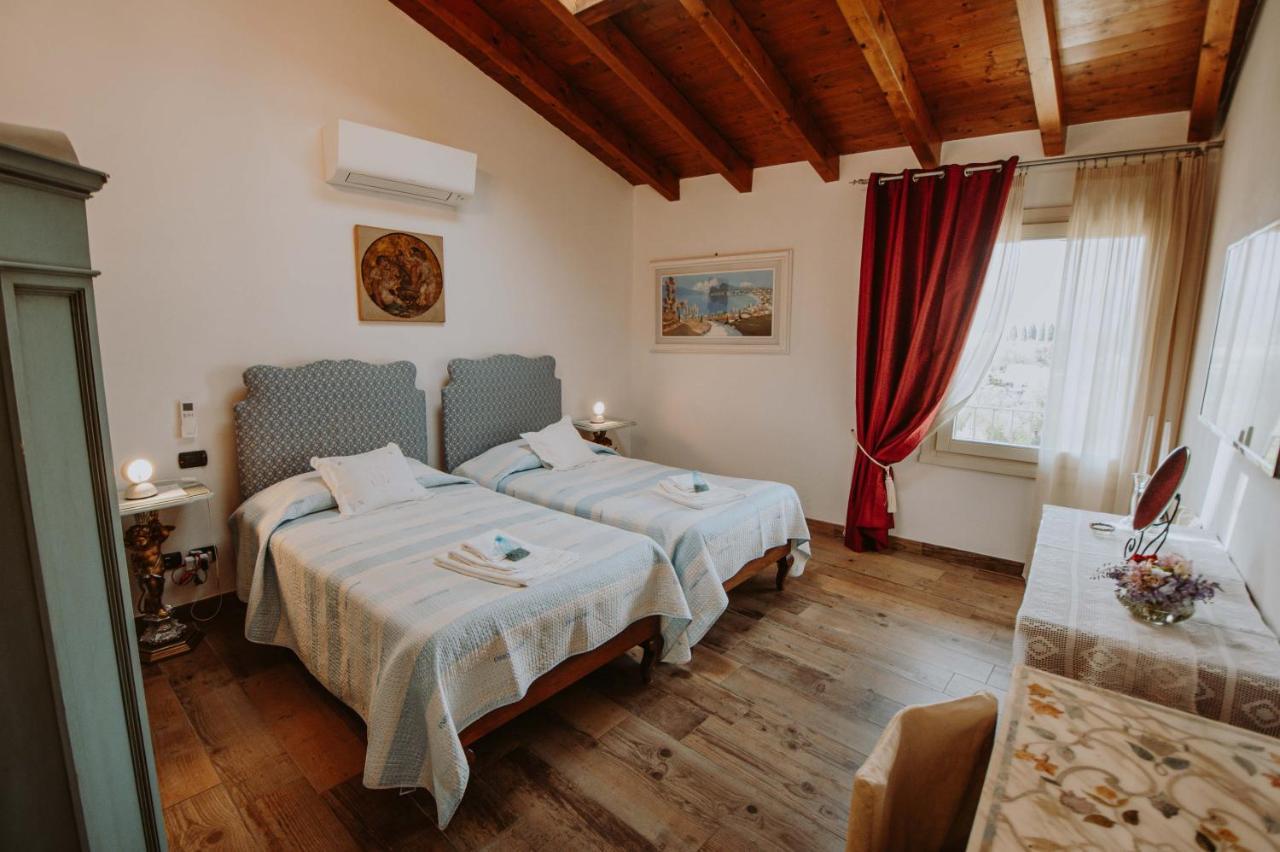 B&B Casa Santa Lucia Manerba del Garda Exterior photo