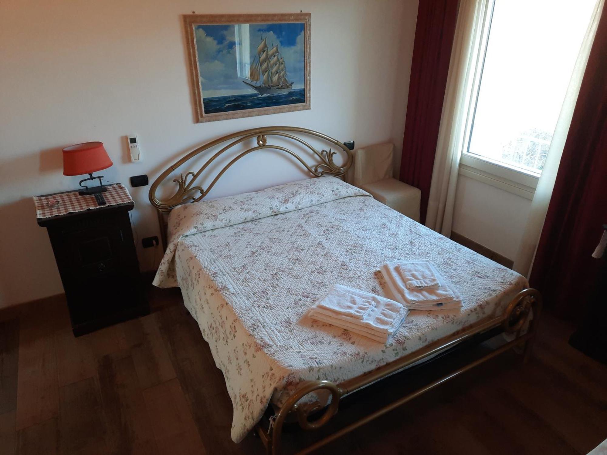 B&B Casa Santa Lucia Manerba del Garda Exterior photo