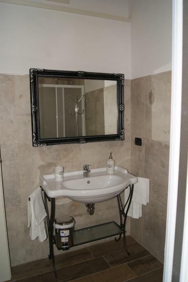 B&B Casa Santa Lucia Manerba del Garda Exterior photo