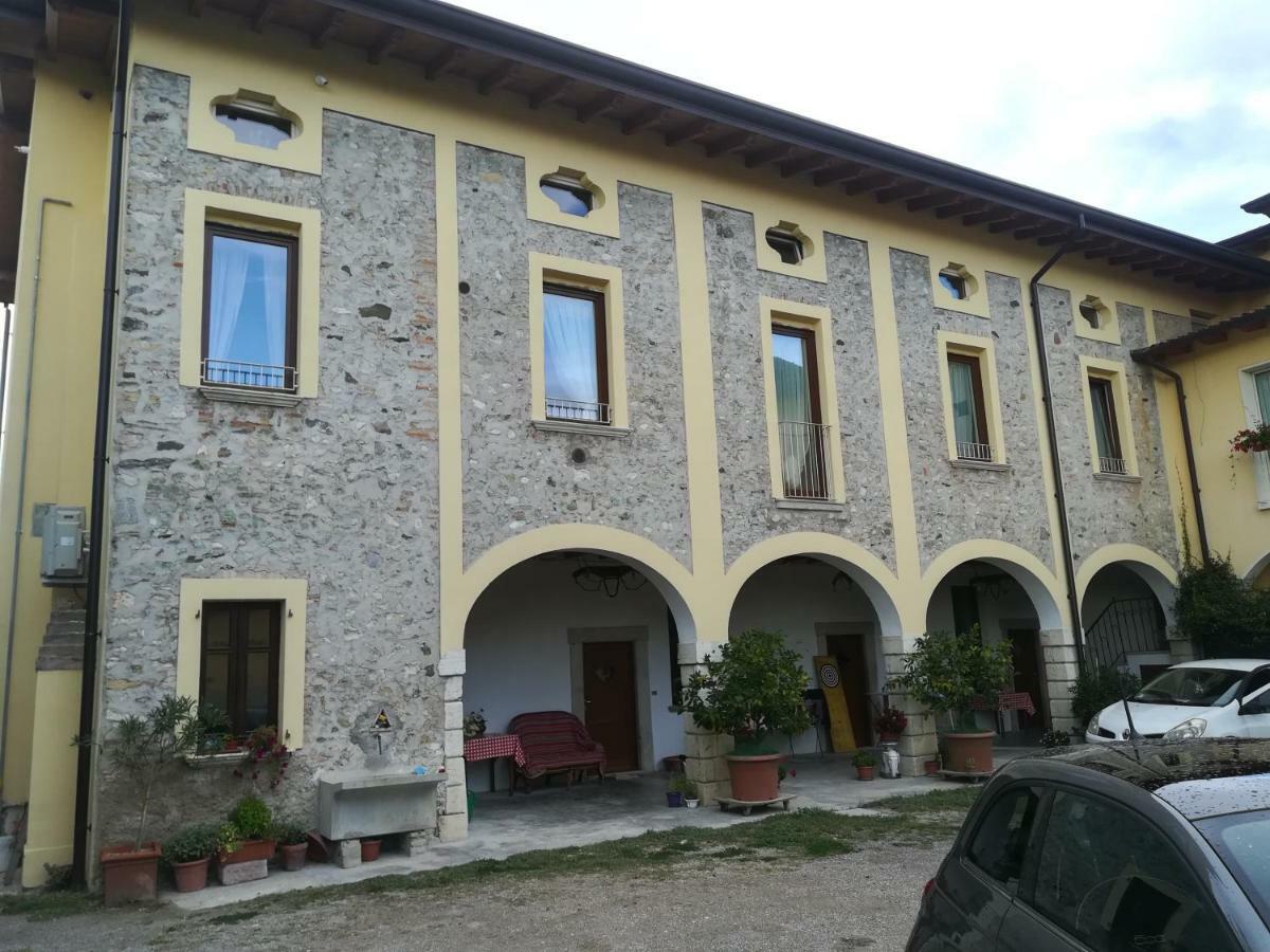 B&B Casa Santa Lucia Manerba del Garda Exterior photo