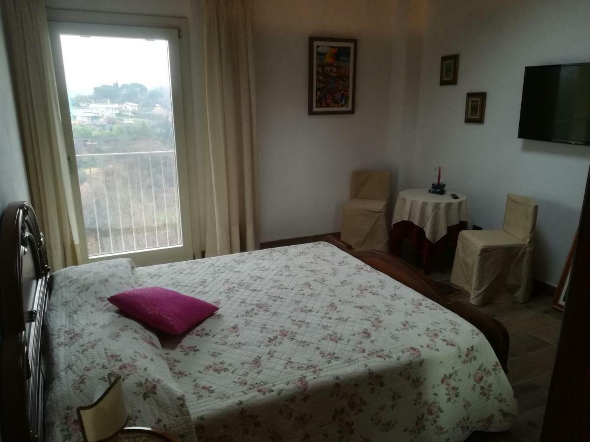 B&B Casa Santa Lucia Manerba del Garda Exterior photo